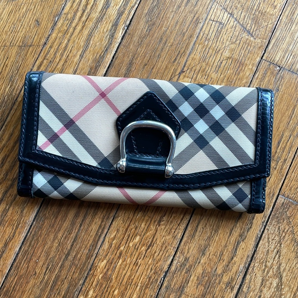 Burberry nova check patent leather wallet black
